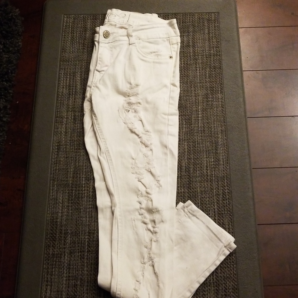 Rue21 white distress skinny Jeans